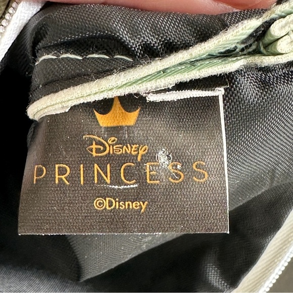 Disney The Little Mermaid wallet/wristlet/pouch, great pattern placement - Picture 4 of 8